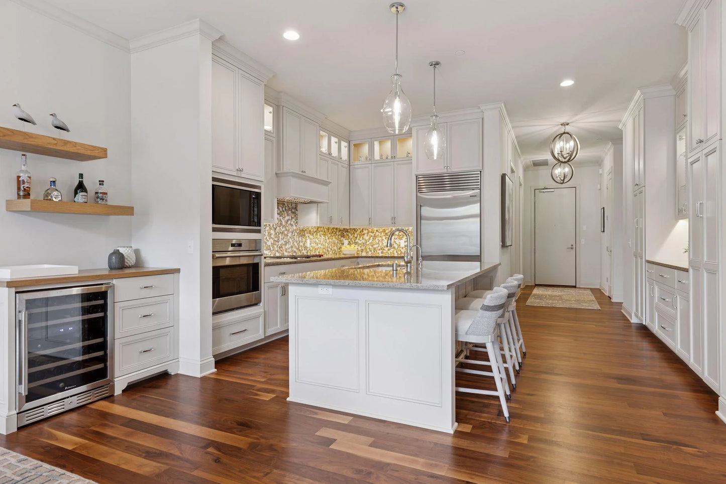 935 Lake Street, Wayzata, MN 55391