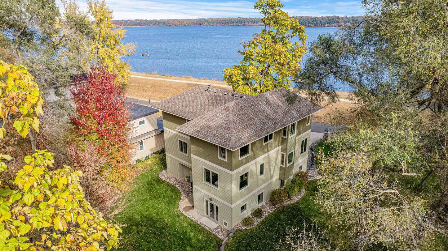 1880 Riviera Avenue, Lakeland, MN 55043