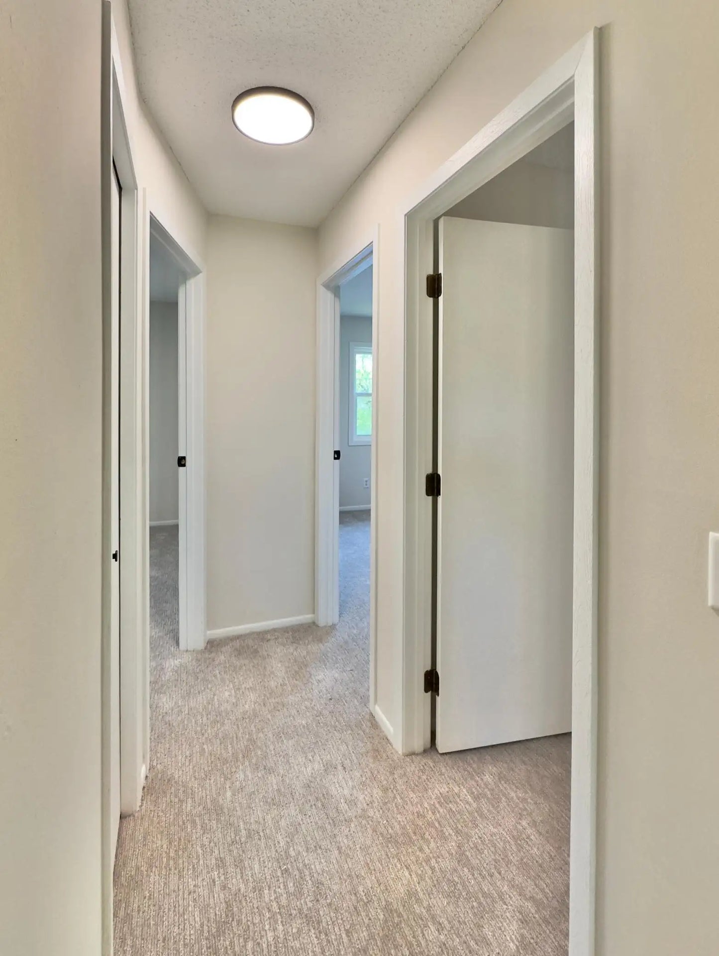 192 Transit Avenue, Roseville, MN 55113