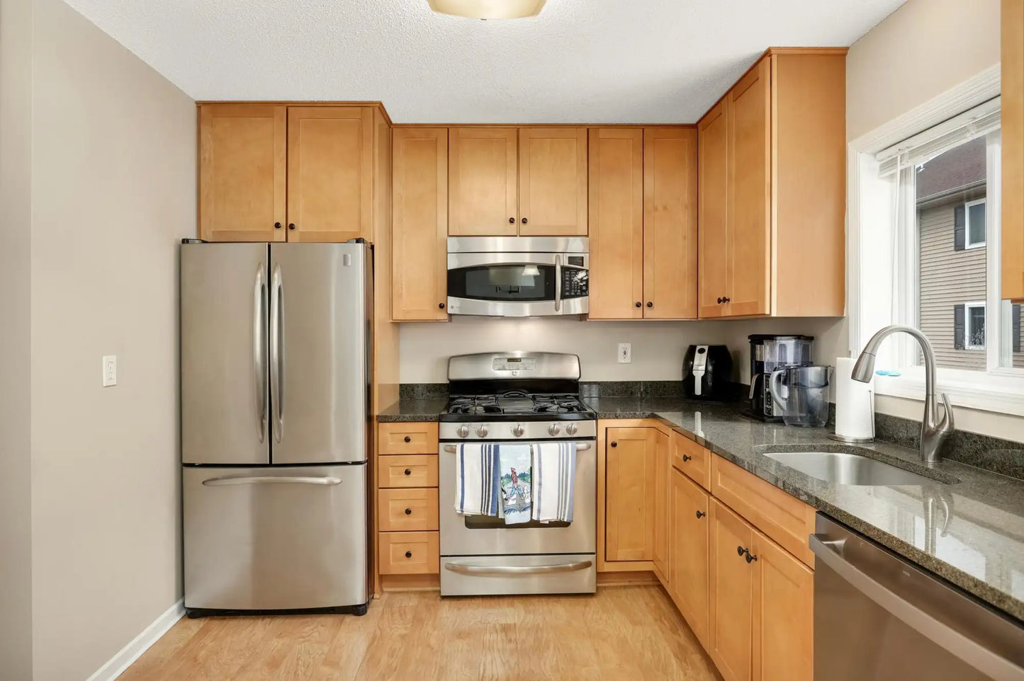 6477 Regency Lane, Eden Prairie, MN 55344