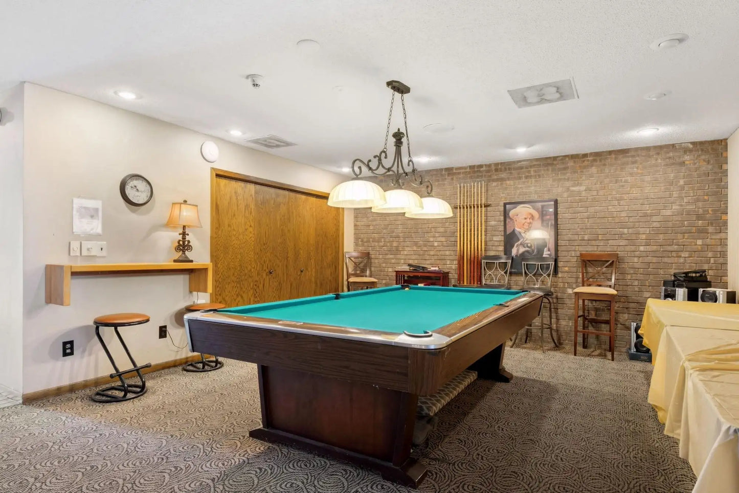 6075 Lincoln Drive, Edina, MN 55436
