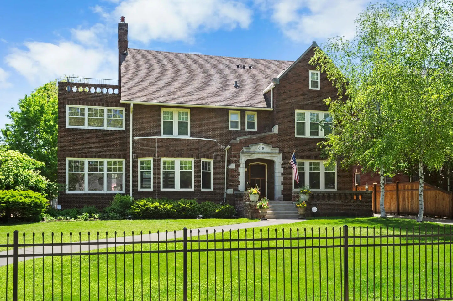818 Summit Avenue, Saint Paul, MN 55105