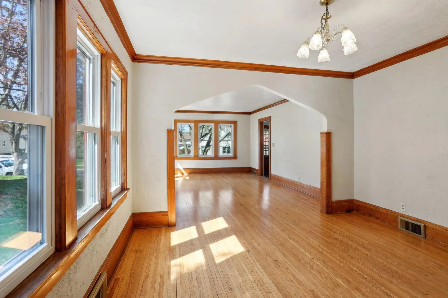 242 Curtice Street, West Saint Paul, MN 55118