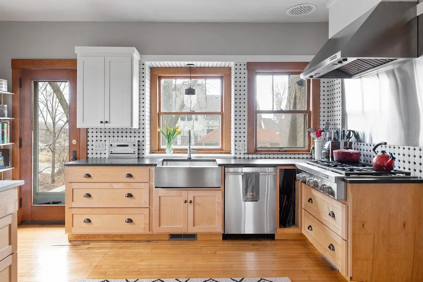 201 2nd Street, Excelsior, MN 55331
