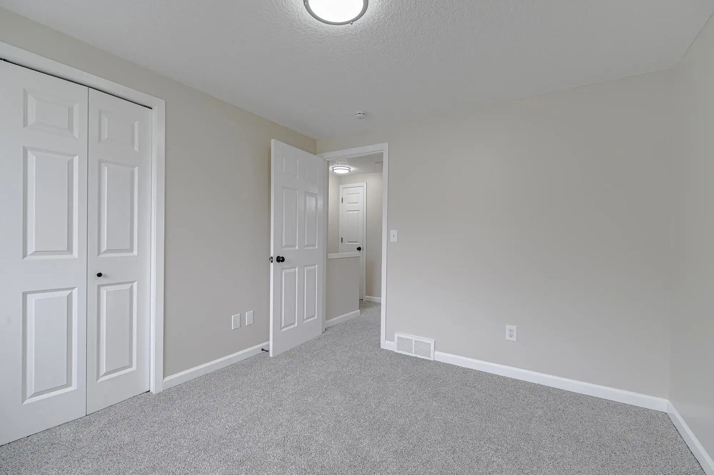 716 9th Avenue, Hopkins, MN 55343