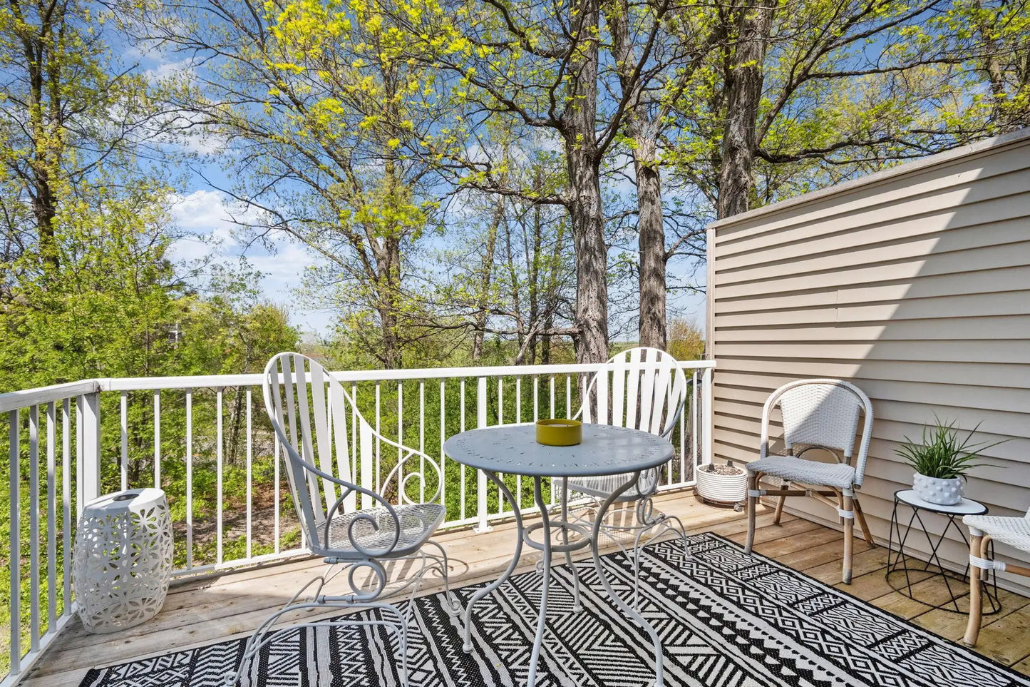 450 Stonewood Lane, Burnsville, MN 55306