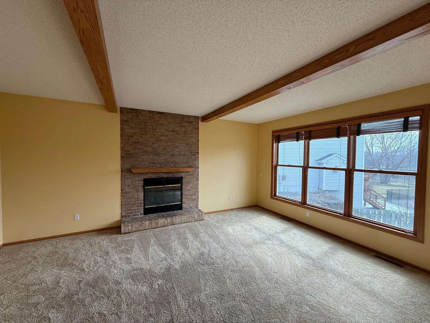 937 Briar Glen Lane, Woodbury, MN 55129