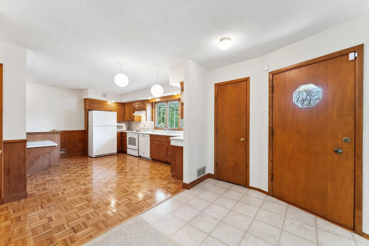 6612 41st Place, Crystal, MN 55427