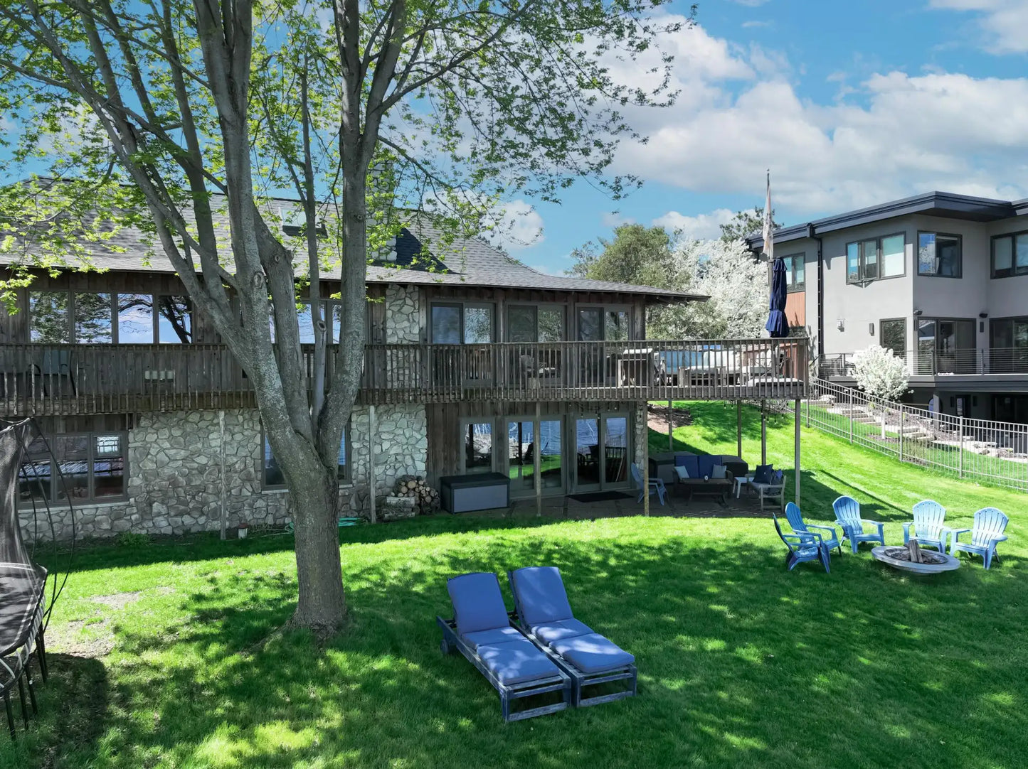 2179 River Road, Saint Mary's Point, MN 55043