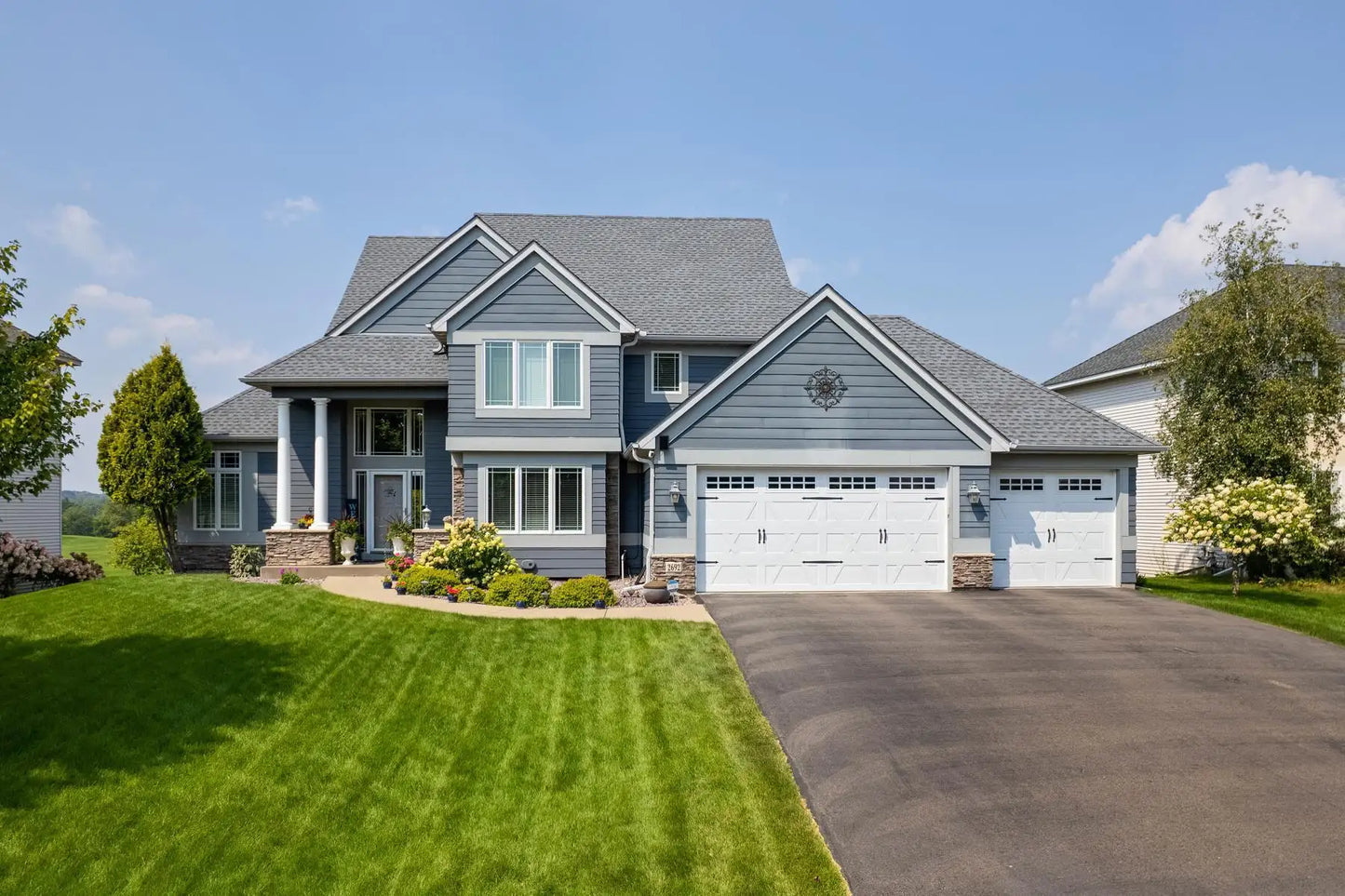 2692 Eagle Valley Drive, Woodbury, MN 55129