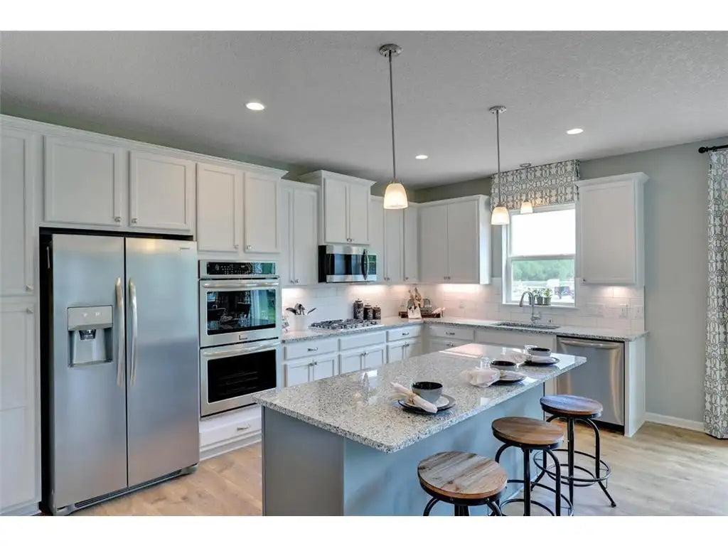8325 Brumby Trail, Woodbury, MN 55129