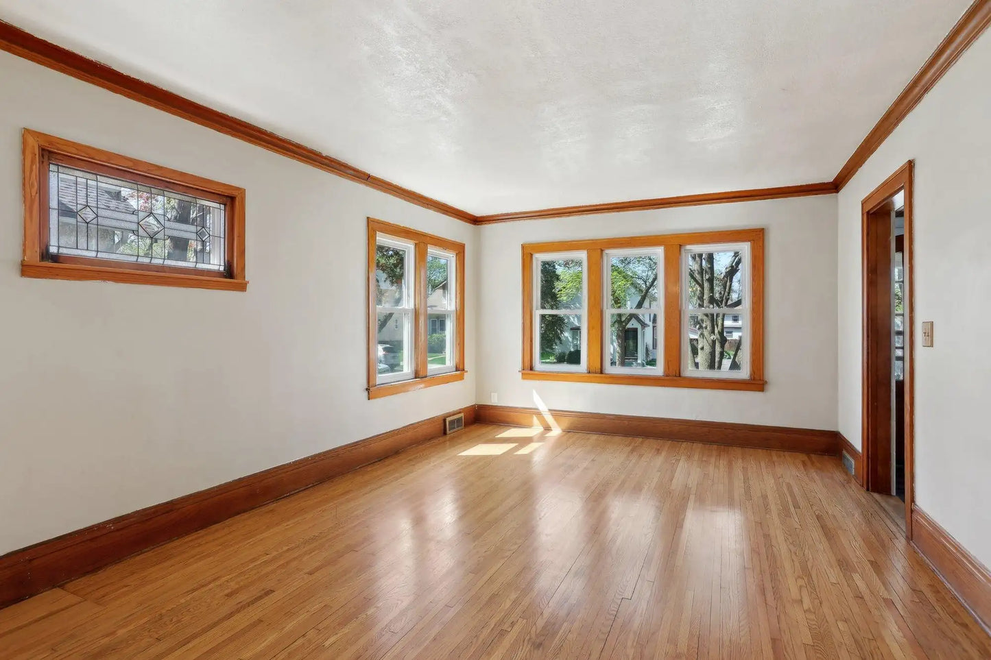 242 Curtice Street, West Saint Paul, MN 55118