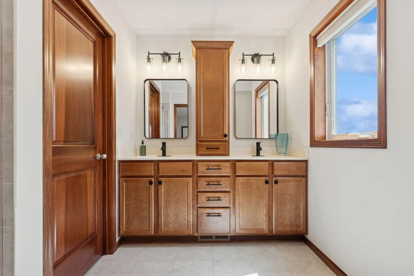 16281 Tahinka Court, Prior Lake, MN 55372