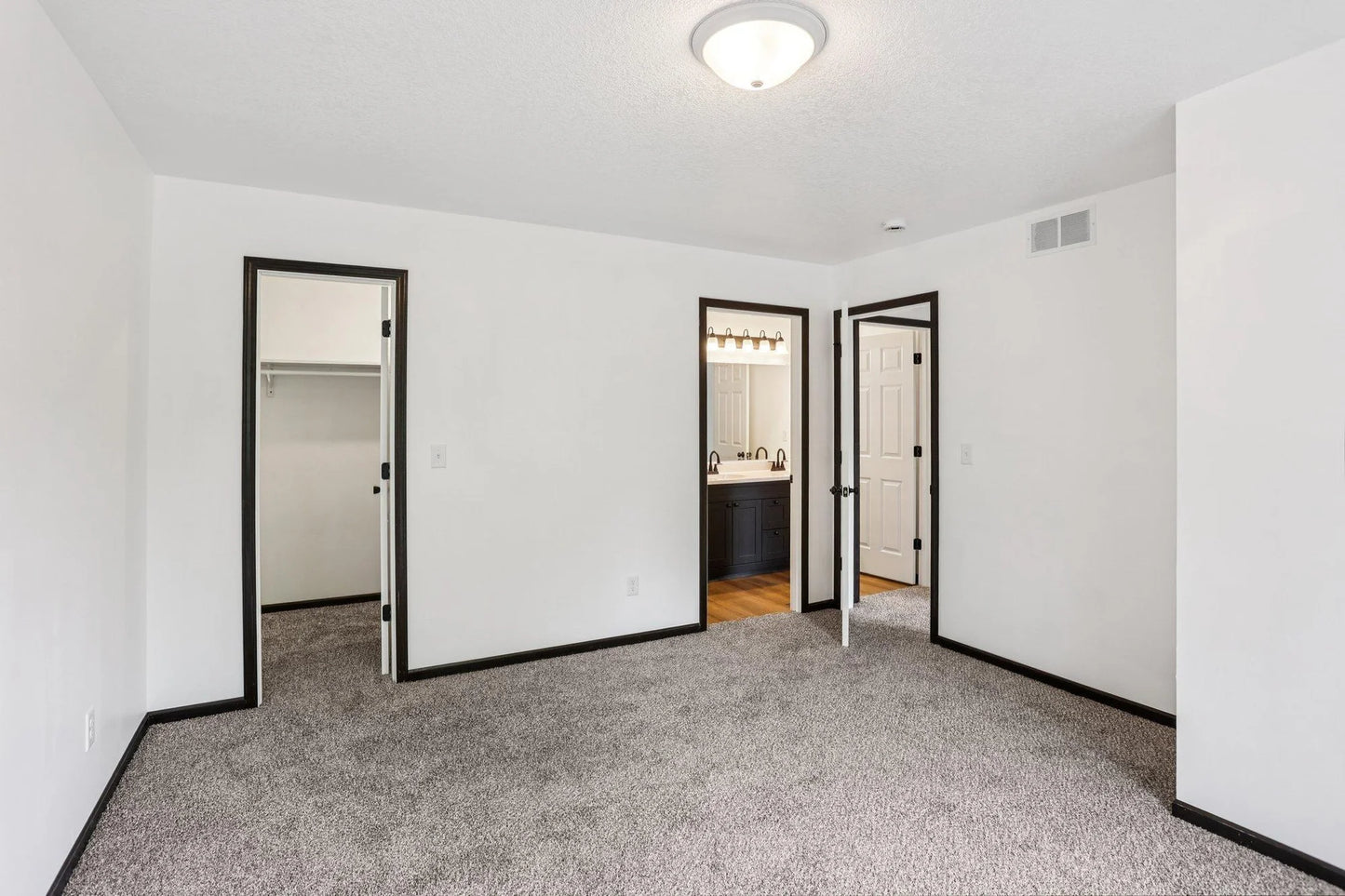 933 Beech Street, Saint Paul, MN 55106