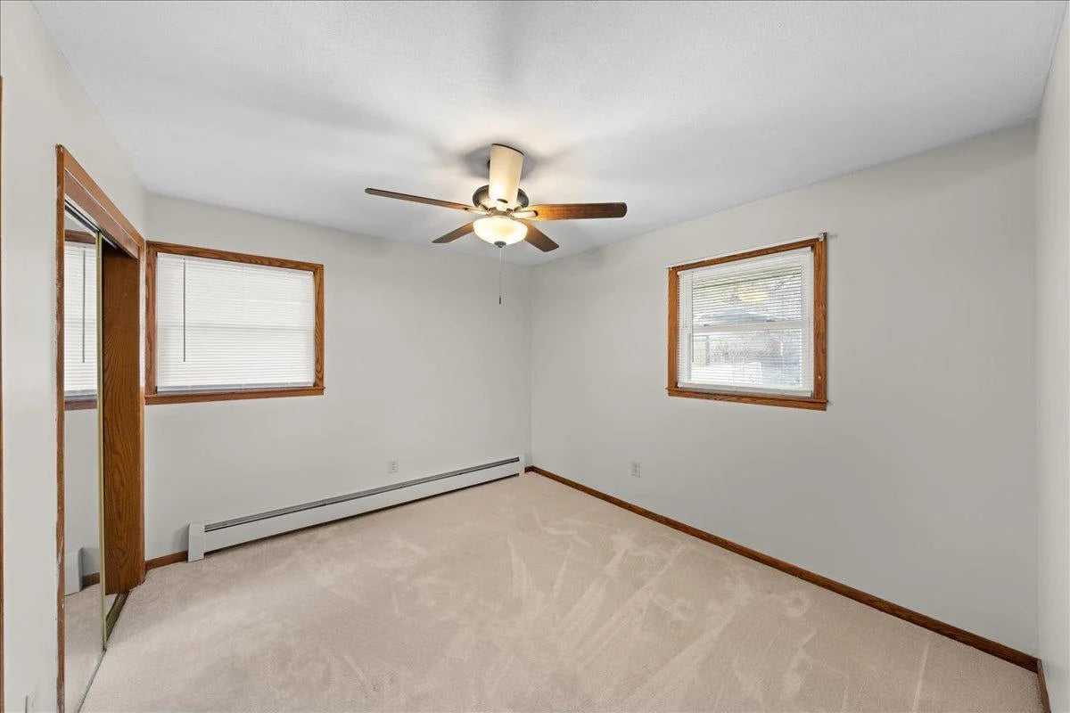 1365 Woodbridge Street, Saint Paul, MN 55117