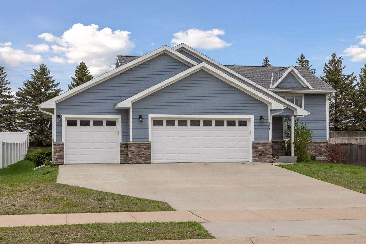 884 Forest Edge Drive, Jordan, MN 55352