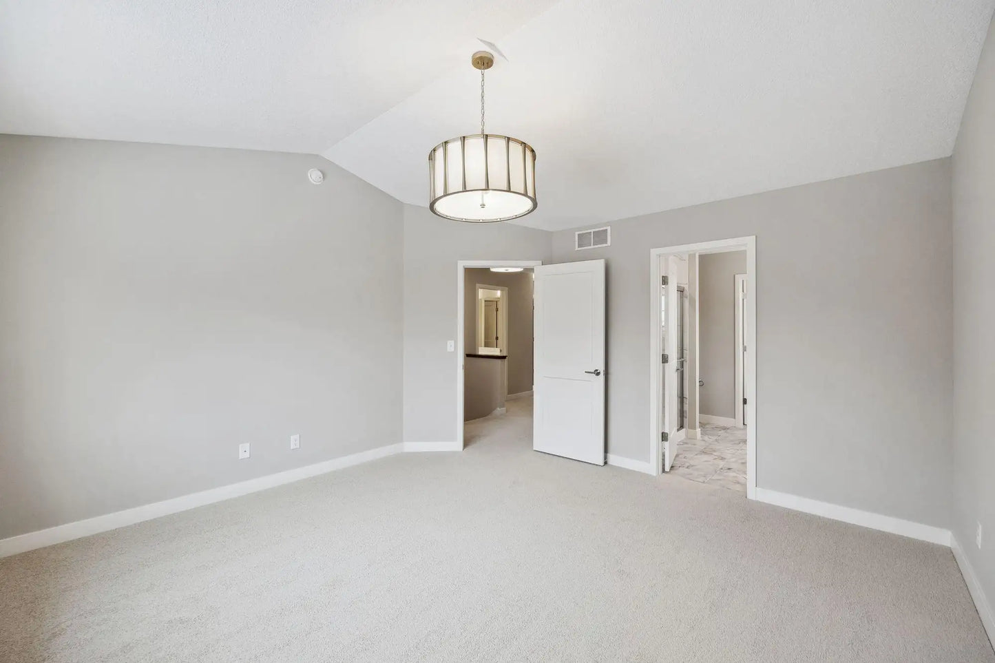 2015 Brookview Street, Shakopee, MN 55379