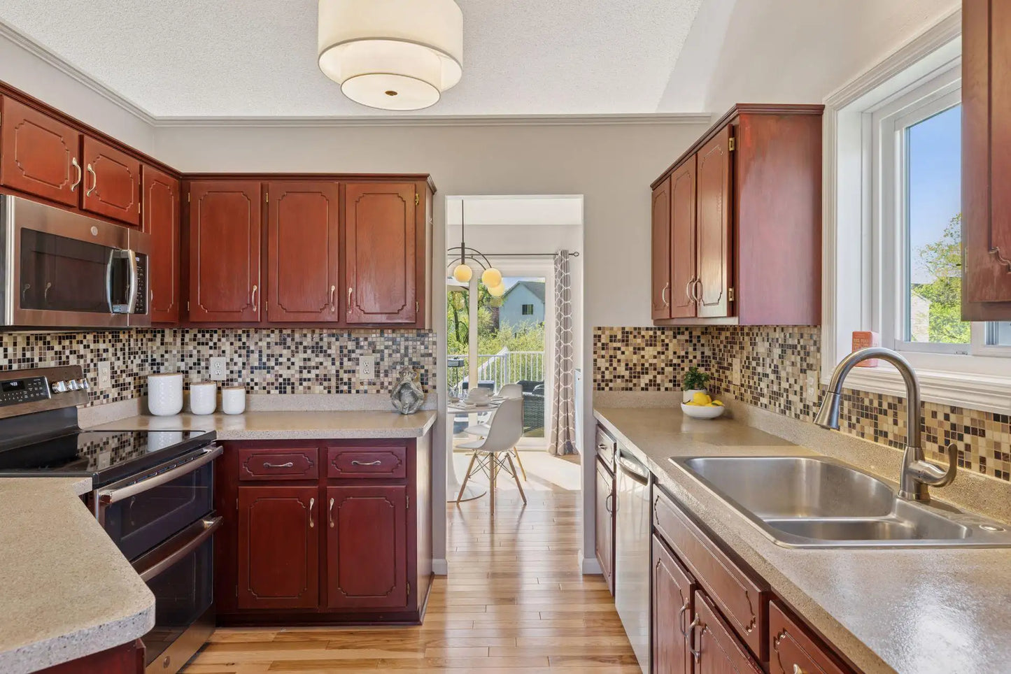 5715 Yucca Lane, Plymouth, MN 55446