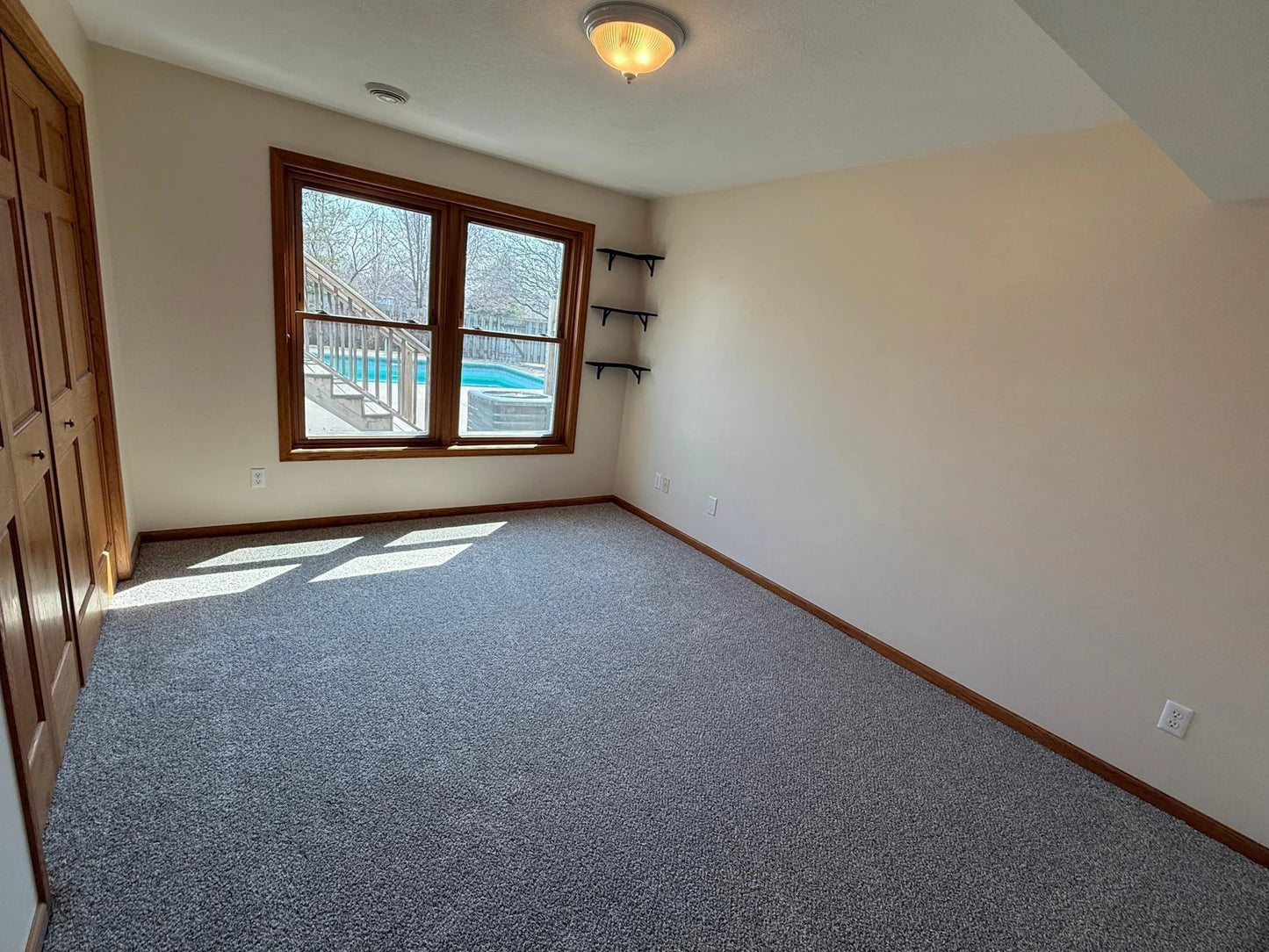 937 Briar Glen Lane, Woodbury, MN 55129