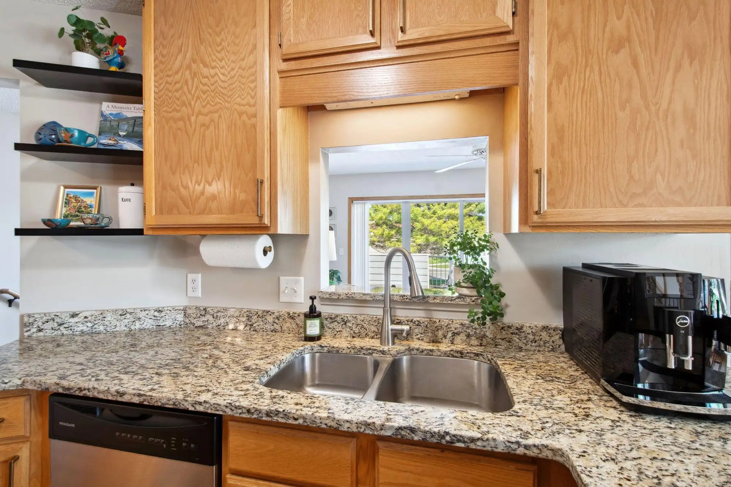 14252 Estates Avenue, Apple Valley, MN 55124