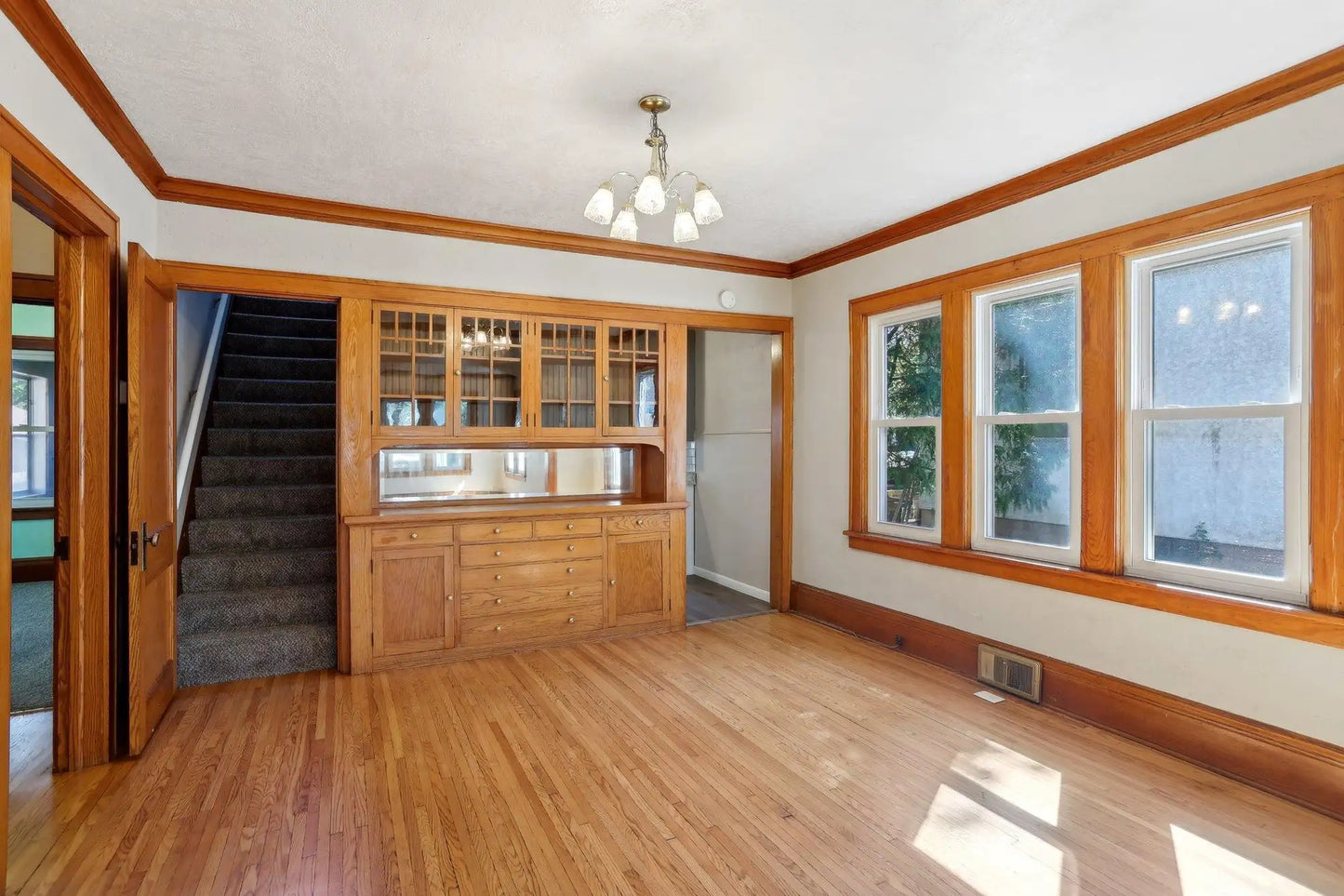 242 Curtice Street, West Saint Paul, MN 55118