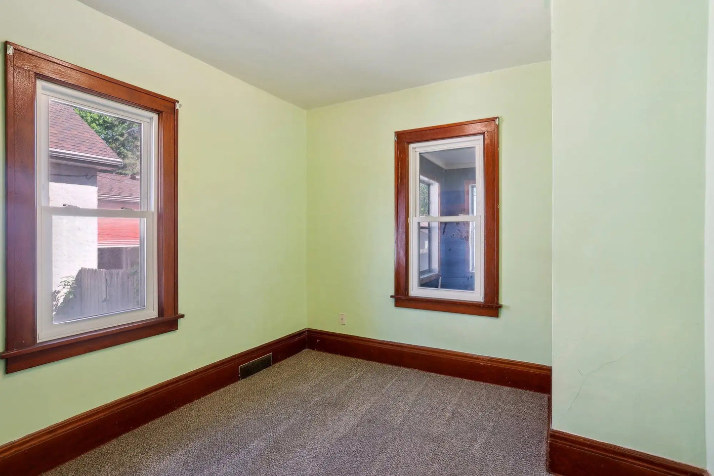 242 Curtice Street, West Saint Paul, MN 55118