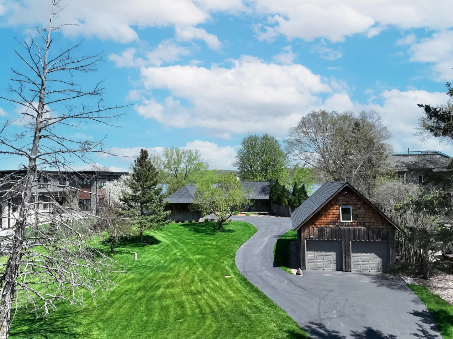 2179 River Road, Saint Mary's Point, MN 55043