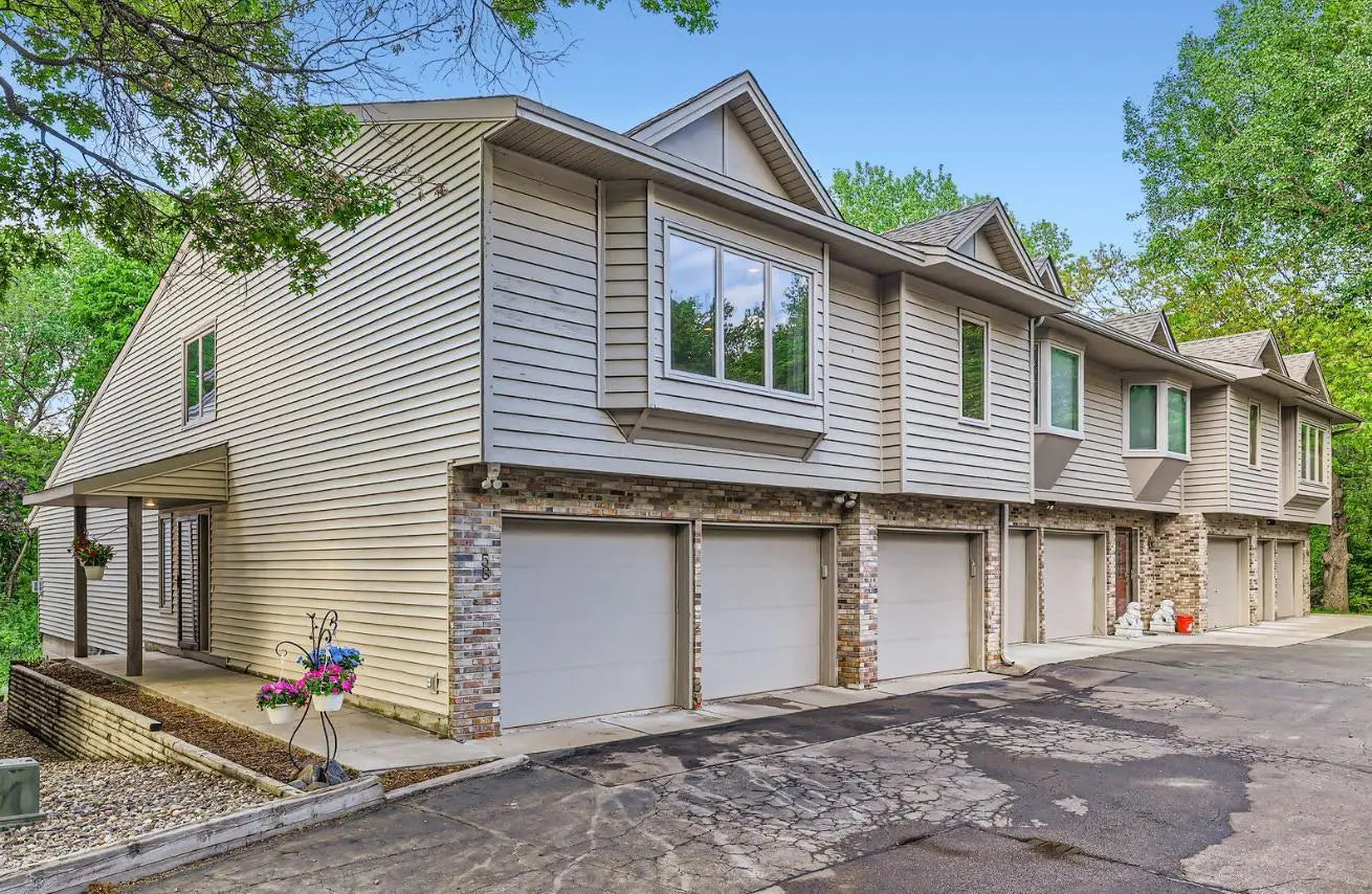 58 Garden Drive, Burnsville, MN 55337