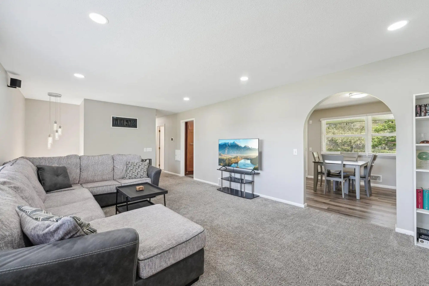 2120 Xanthus Lane, Plymouth, MN 55447