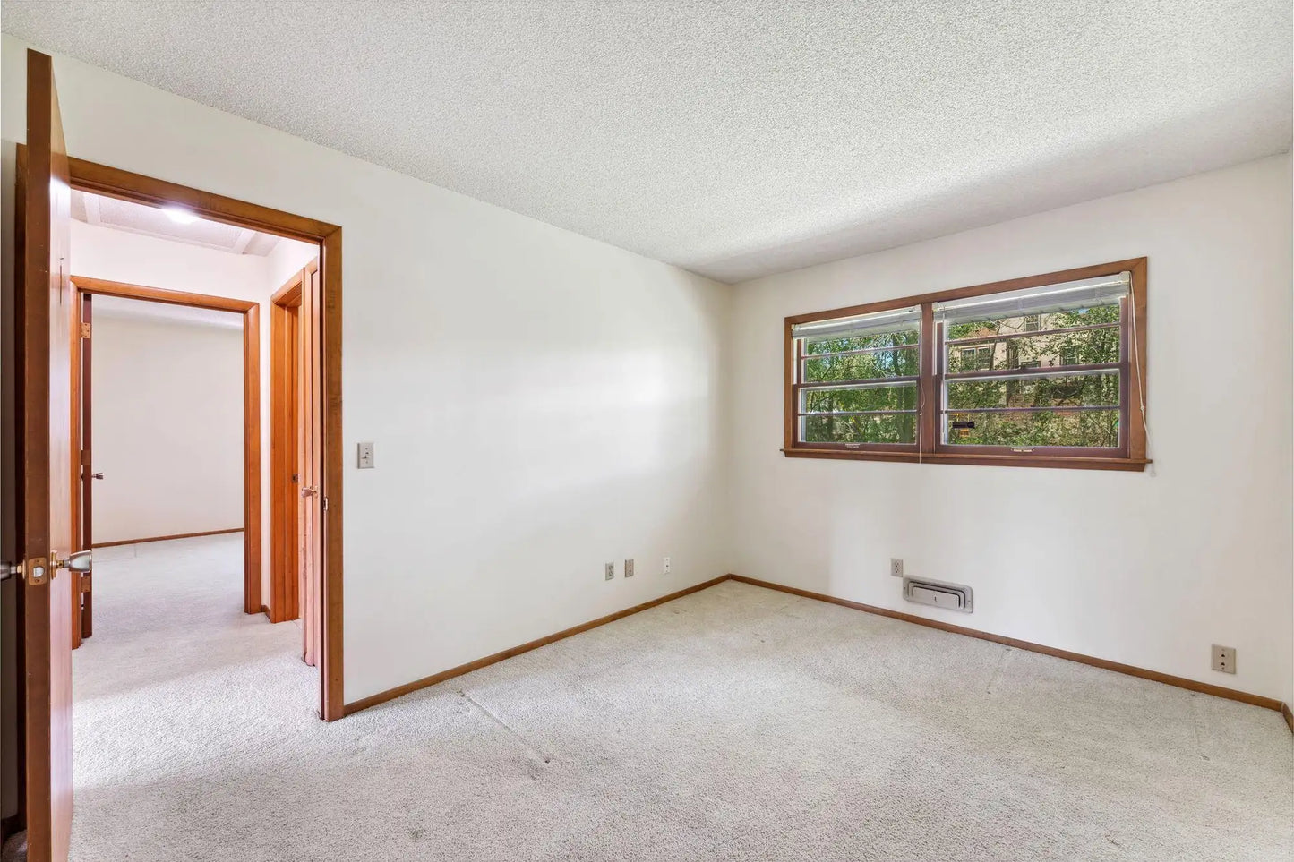 6612 41st Place, Crystal, MN 55427