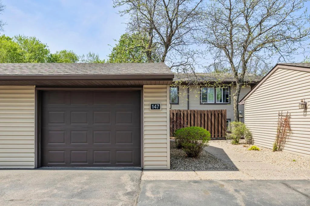 147 River Woods Lane, Burnsville, MN 55337