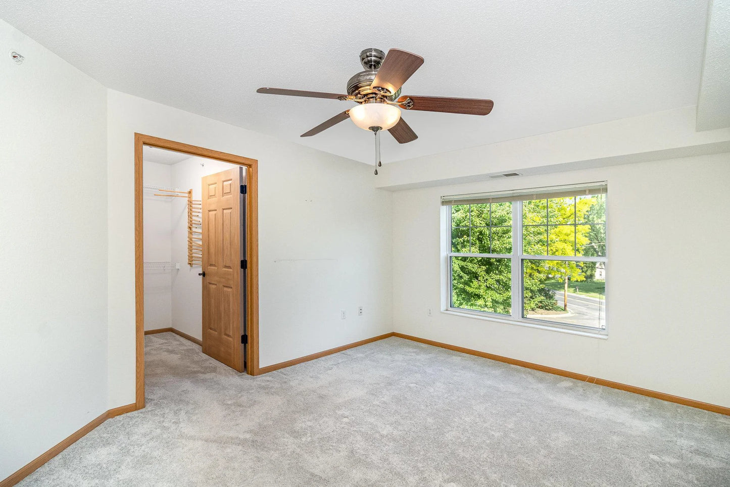 935 Ferndale Street, Maplewood, MN 55119