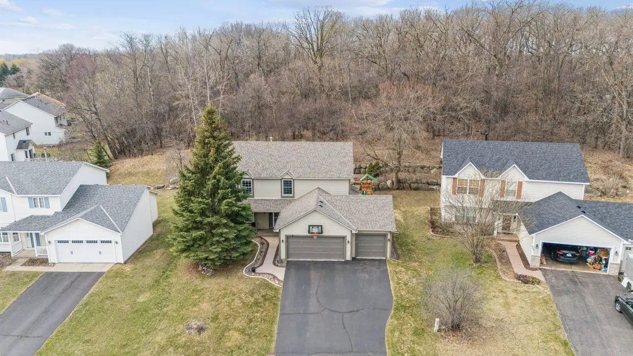 688 Falcon Ridge Road, Woodbury, MN 55125