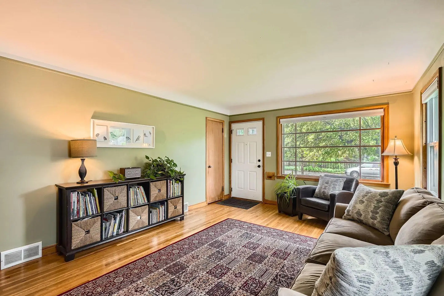 576 36 1/2 Avenue, Minneapolis, MN 55418