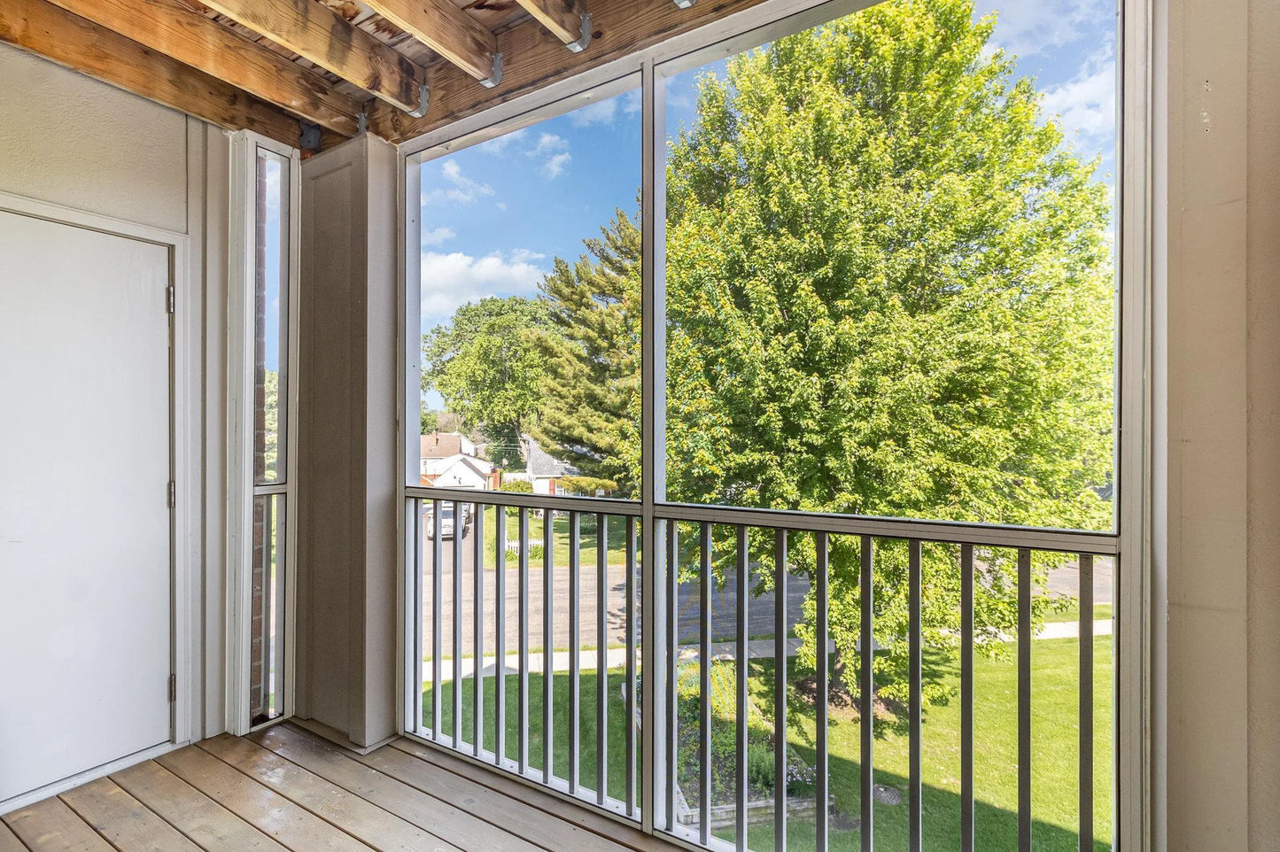 935 Ferndale Street, Maplewood, MN 55119