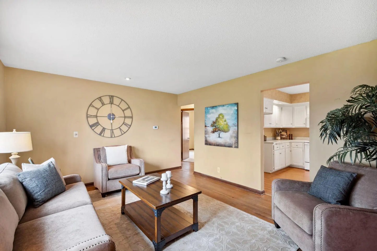 130 Skillman Avenue, Maplewood, MN 55117
