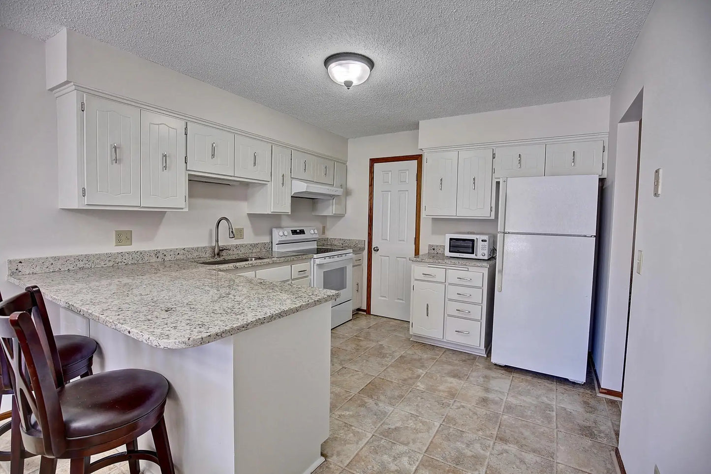 1815 County Road E , White Bear Lake, MN 55110