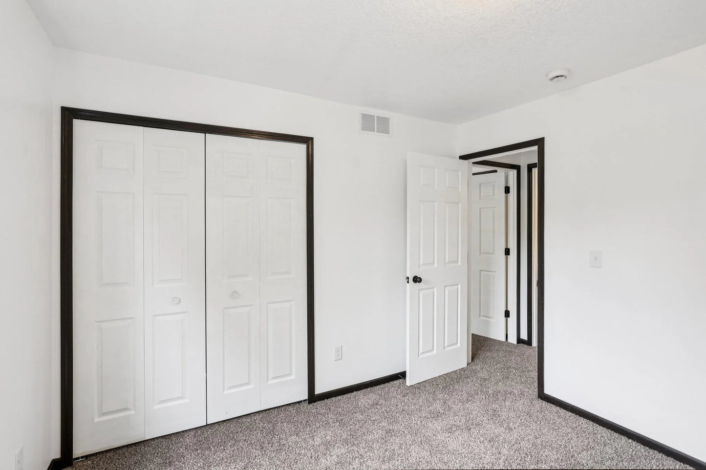 933 Beech Street, Saint Paul, MN 55106