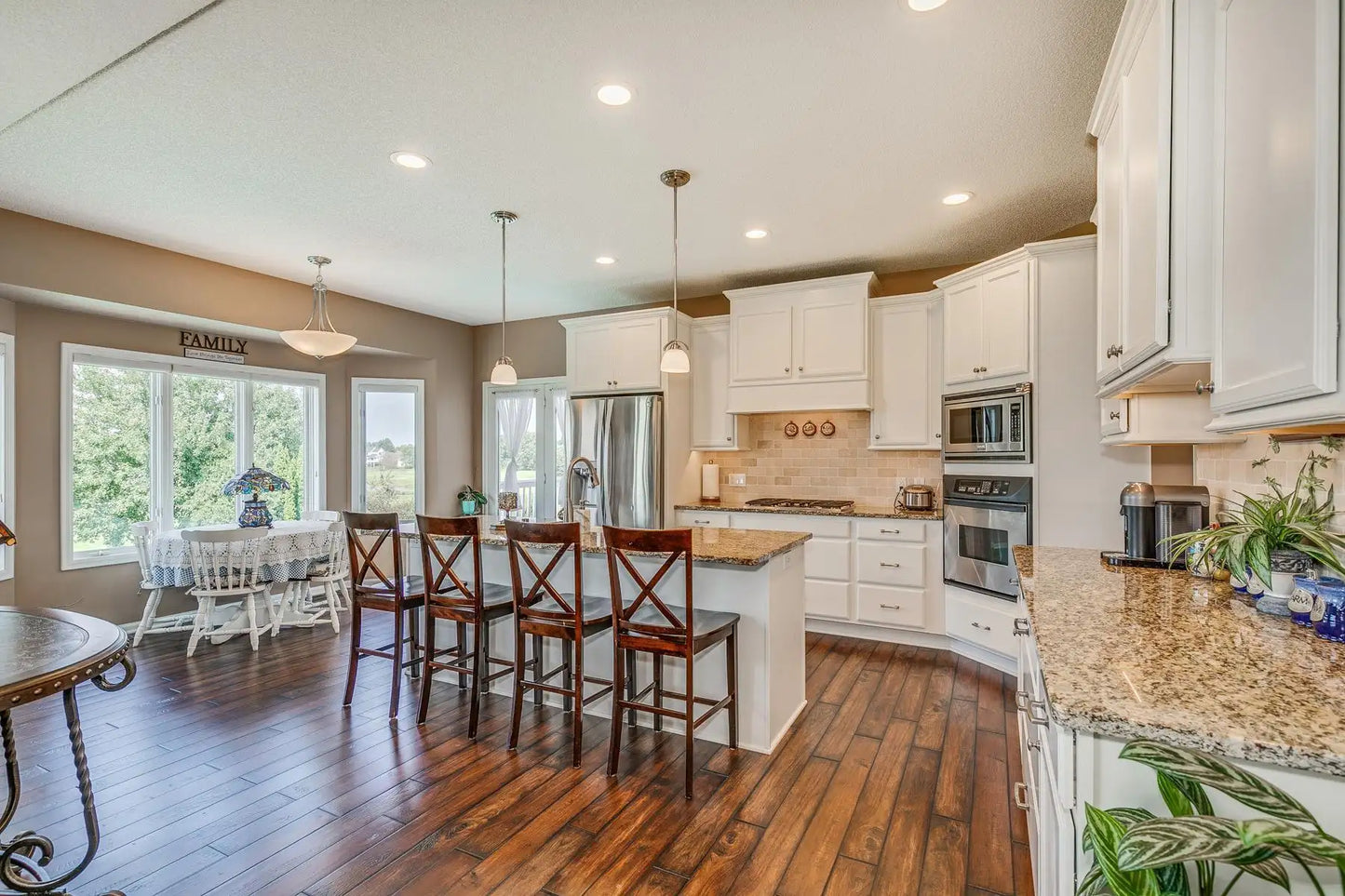 2692 Eagle Valley Drive, Woodbury, MN 55129