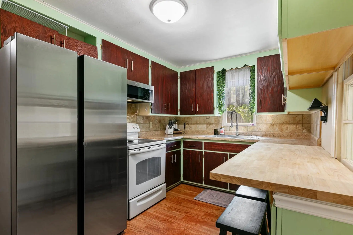 642 Goodwin Avenue, Oakdale, MN 55128