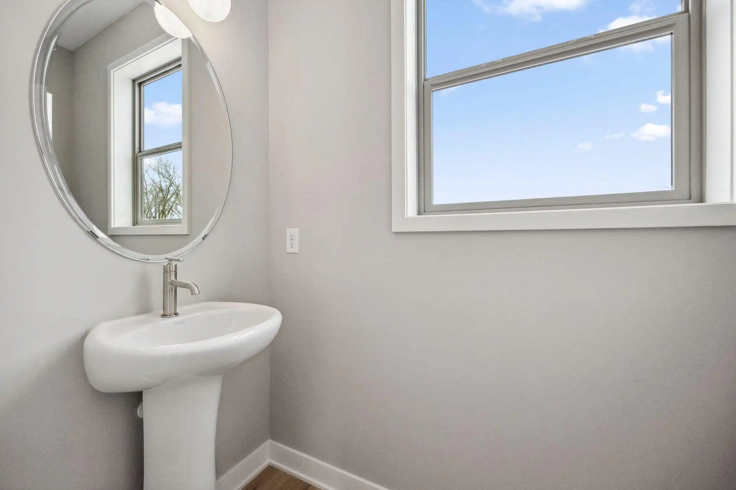 2015 Brookview Street, Shakopee, MN 55379
