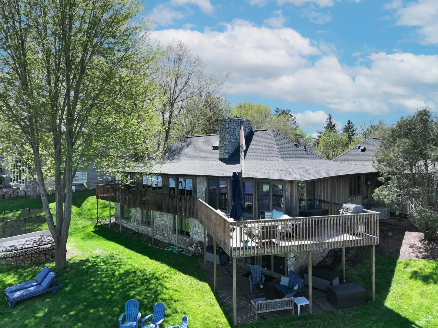 2179 River Road, Saint Mary's Point, MN 55043