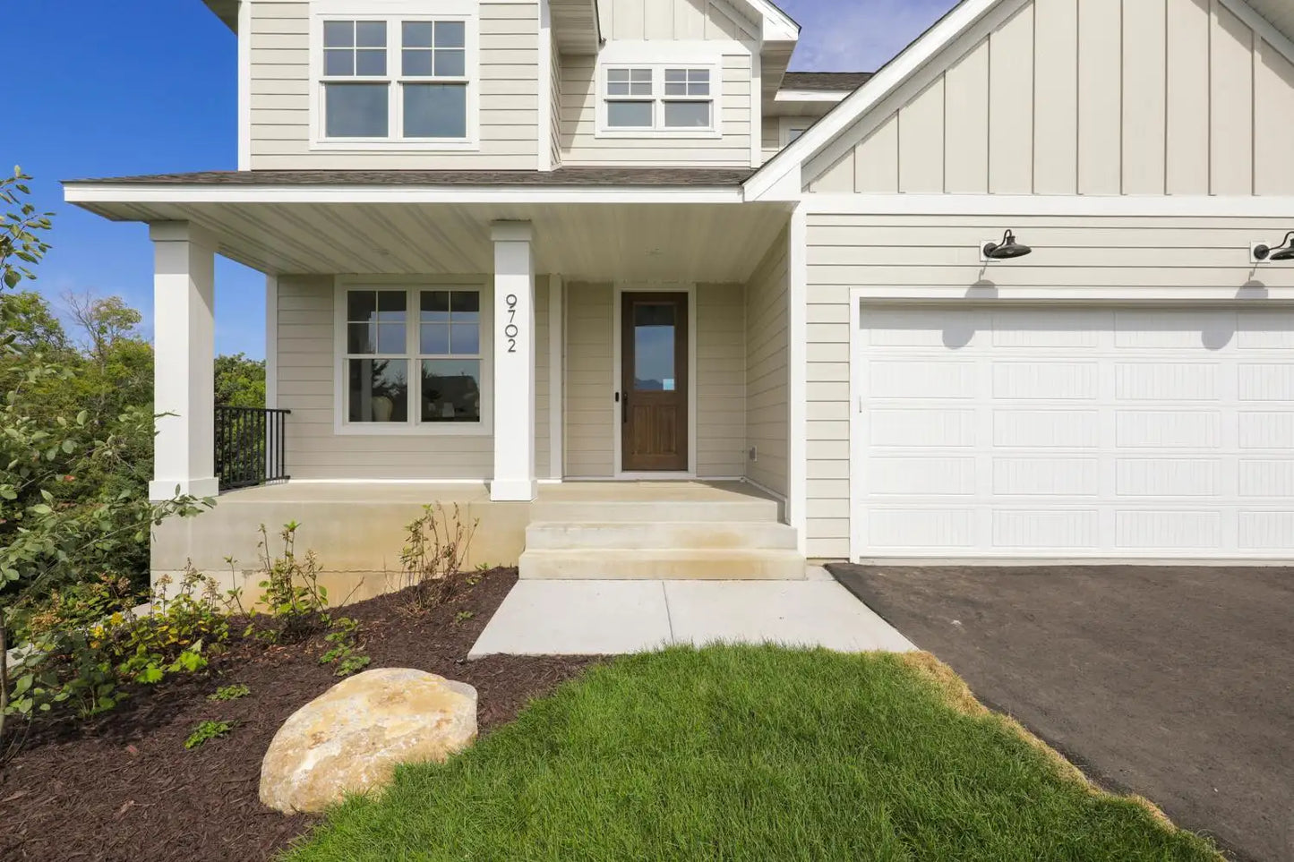 9702 Compass Pointe Court , Woodbury, MN 55129