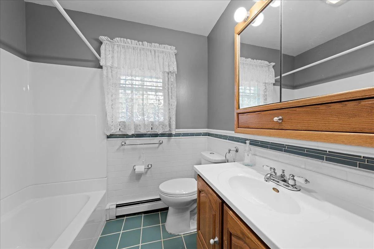 1365 Woodbridge Street, Saint Paul, MN 55117