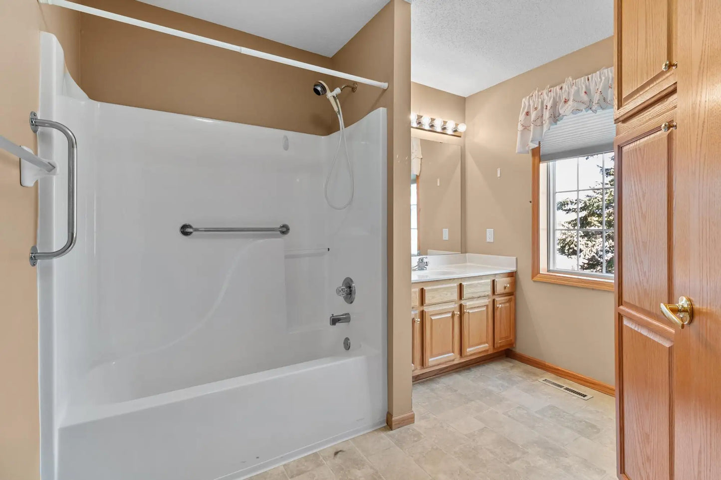 6117 150th Street, Hugo, MN 55038