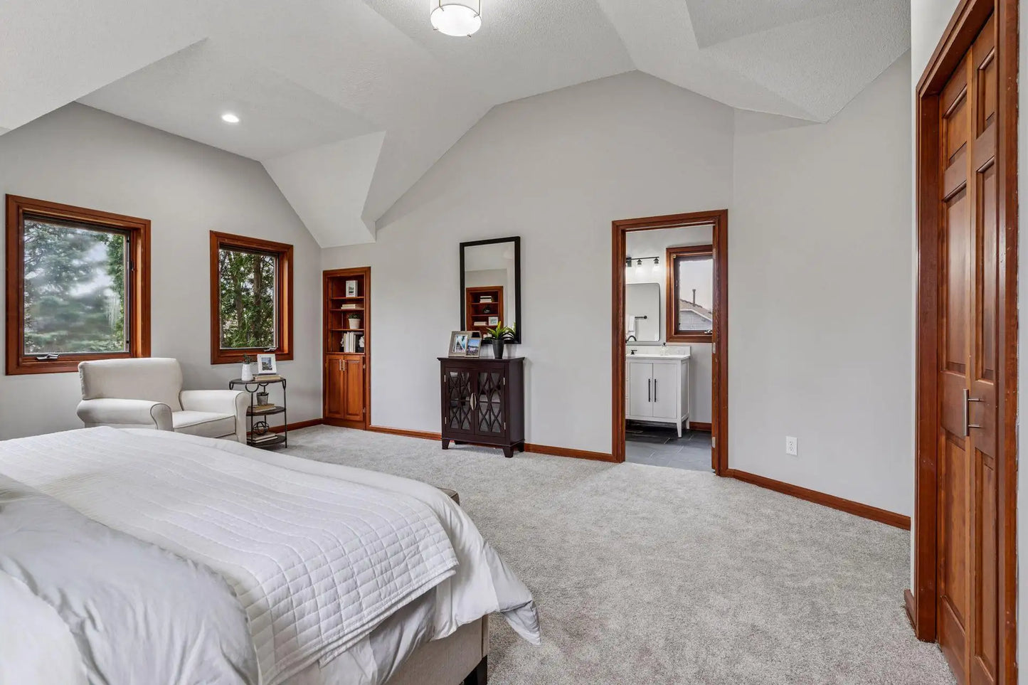 8072 Jocelyn Avenue, Cottage Grove, MN 55016