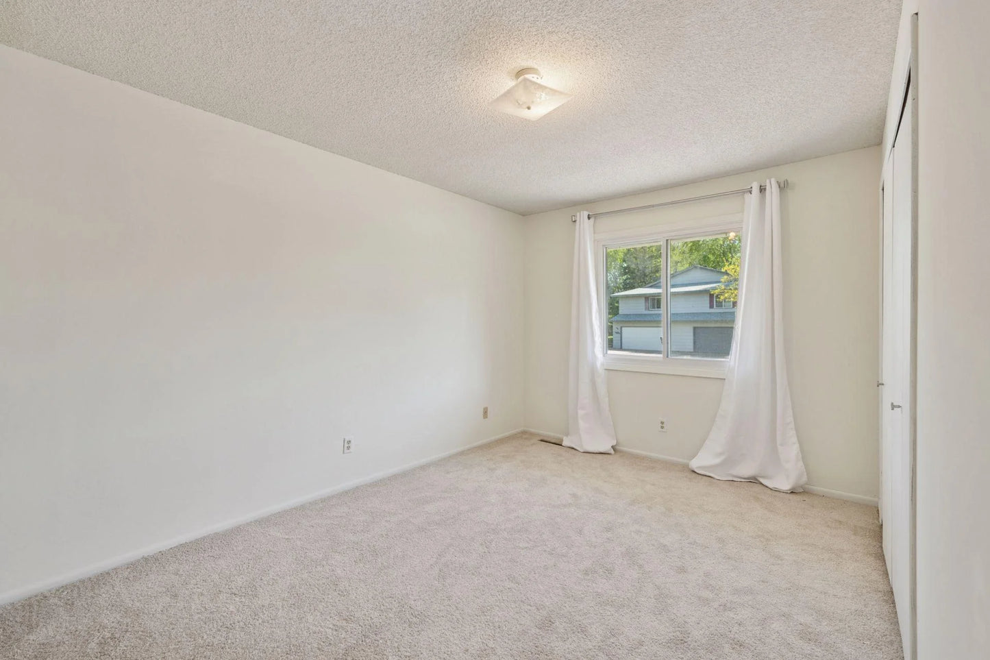 8280 Cypress Lane, Eden Prairie, MN 55347
