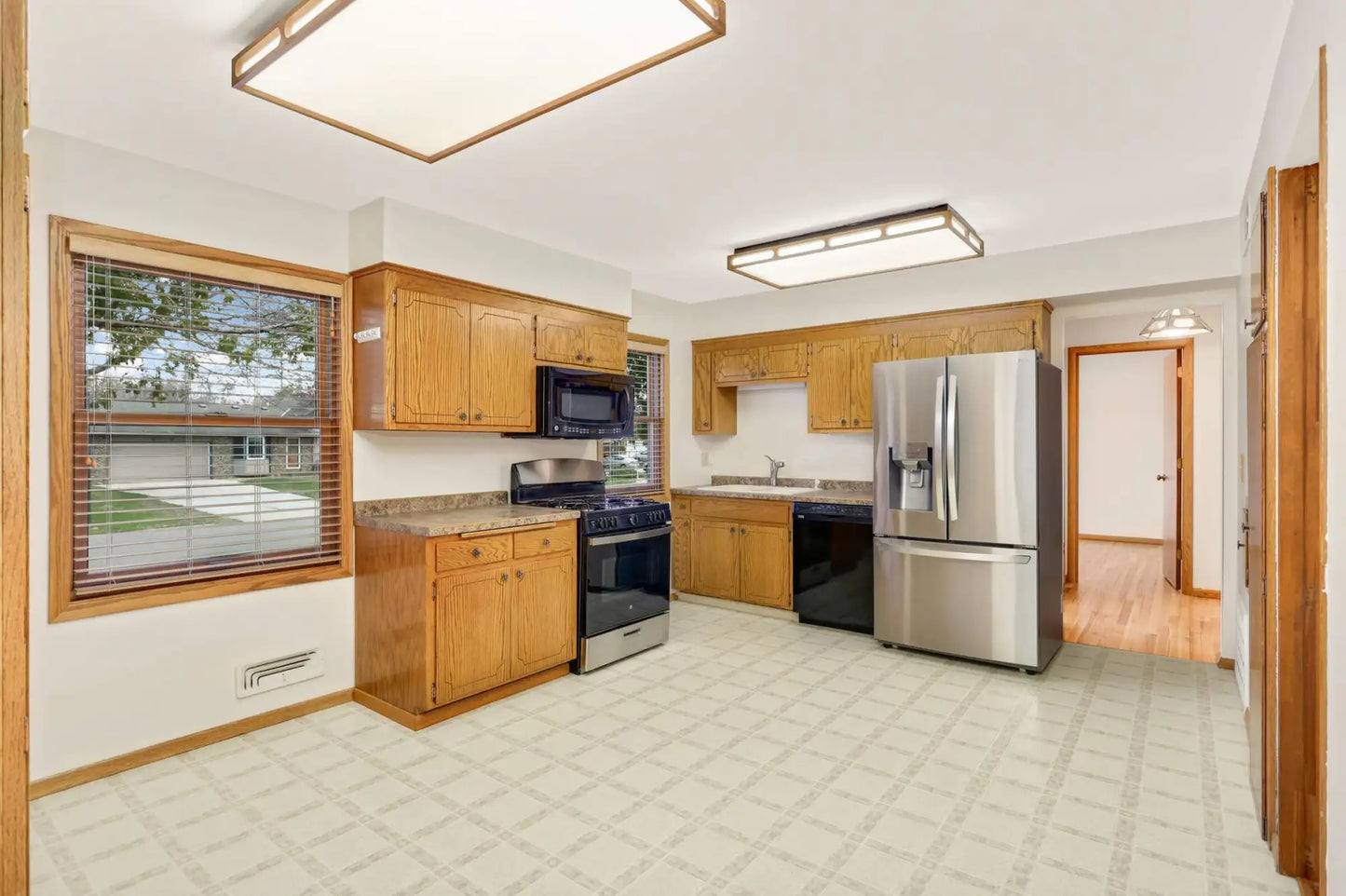 8100 Ivywood Avenue, Cottage Grove, MN 55016