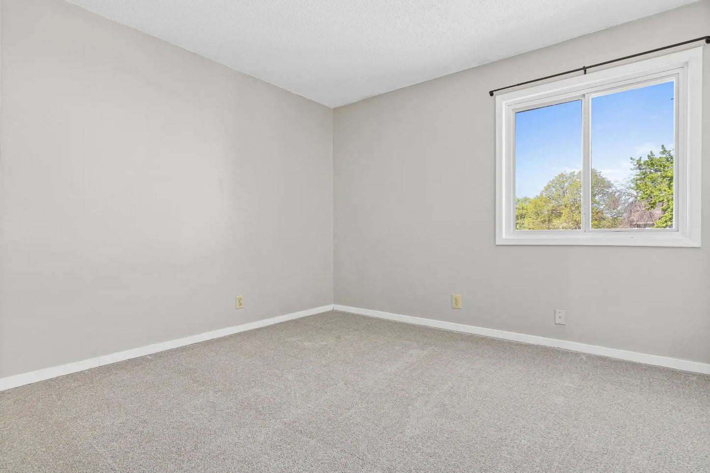 7870 Yates Avenue, Brooklyn Park, MN 55443