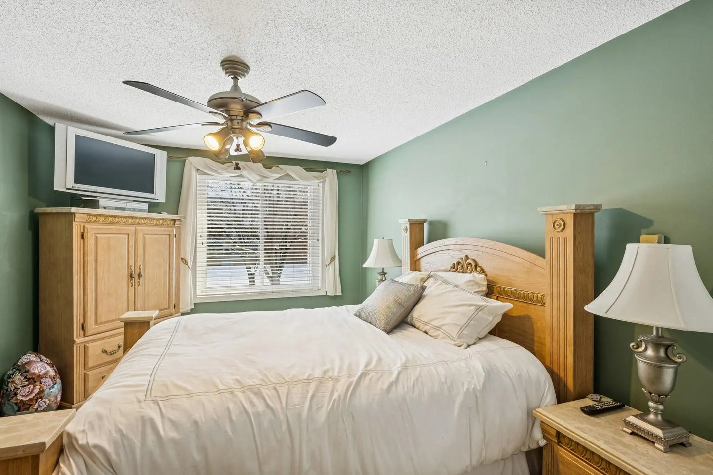 340 Ford Road, Saint Louis Park, MN 55426